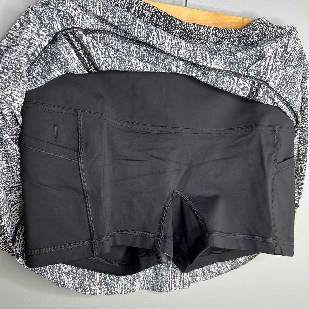 LULULEMON Lost In Pace Air Time White Black Mini Athletic Skirt - Picture 3 of 6
